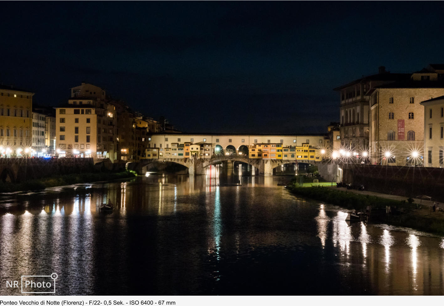 Ponteo Vecchio di Notte (Florenz) - F/22- 0,5 Sek. - ISO 6400 - 67 mm
